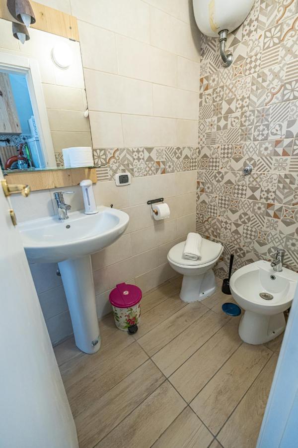 נאפולי Casa Vacanze Decumano 18 מראה חיצוני תמונה